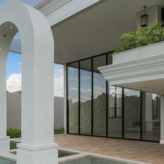 Arco e piscina da Casa no Vale dos Cristais