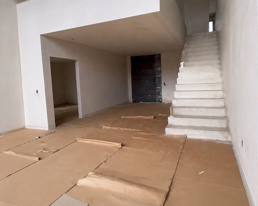 Casa na Lagoa dos Ingleses — Escada estrutural em obra