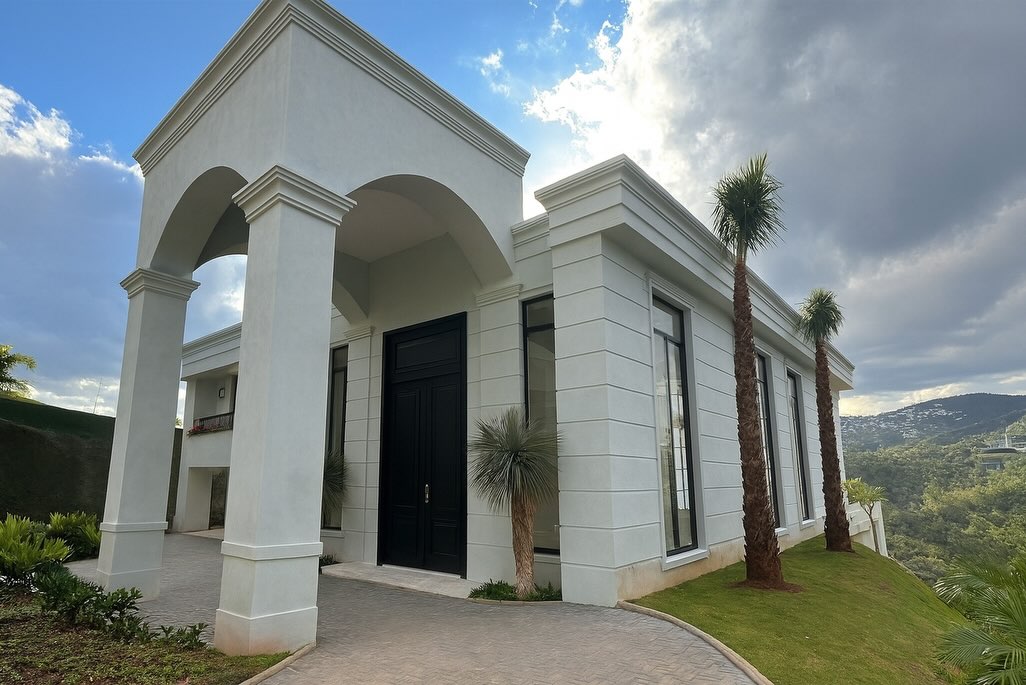 Casa no Vale dos Cristais — Fachada finalizada