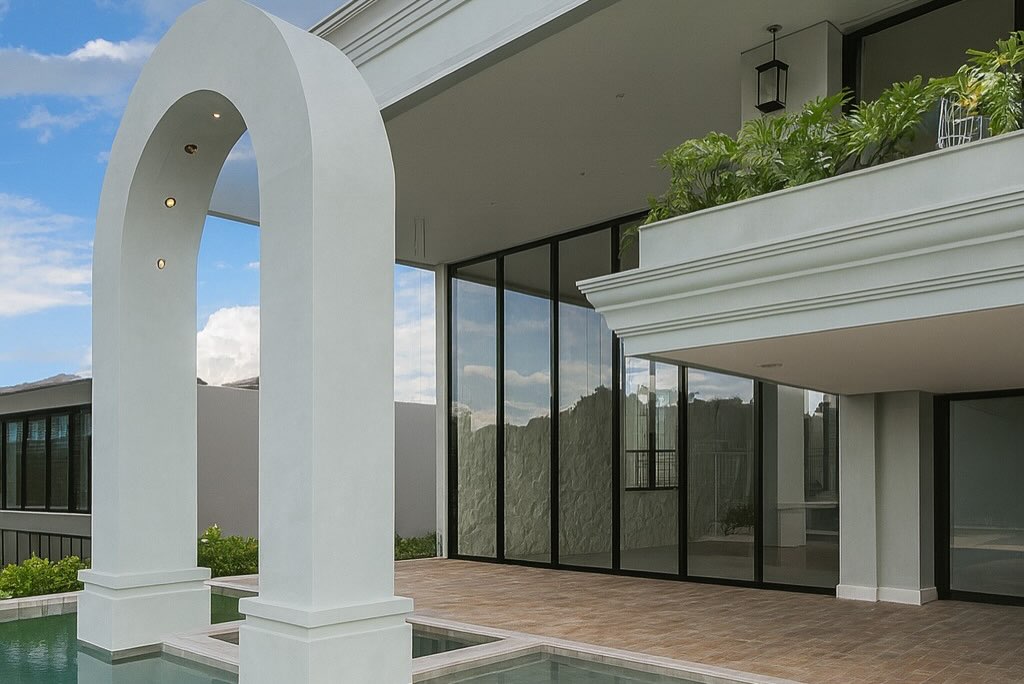 Casa no Vale dos Cristais — Arco e piscina