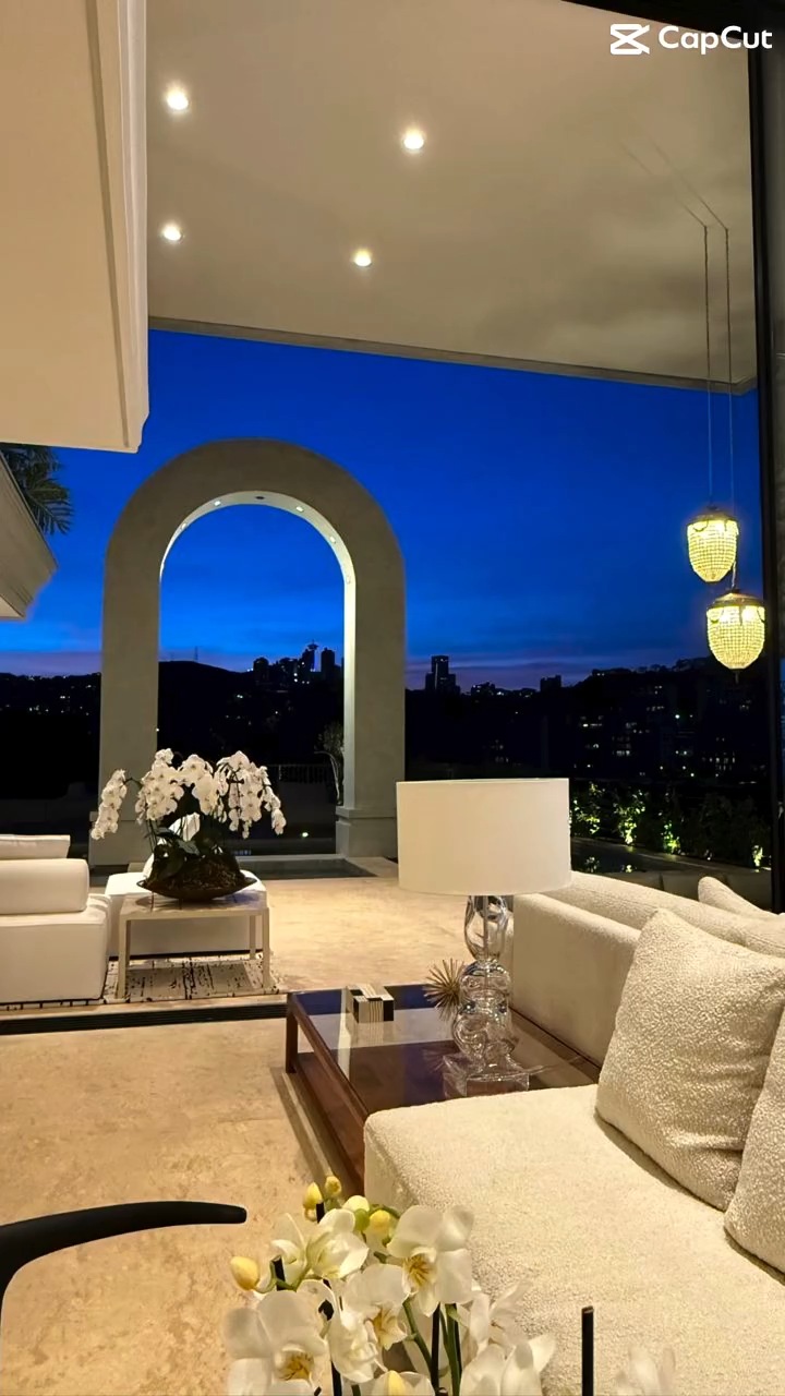 Casa no Vale dos Cristais — Sala com vista para as montanhas